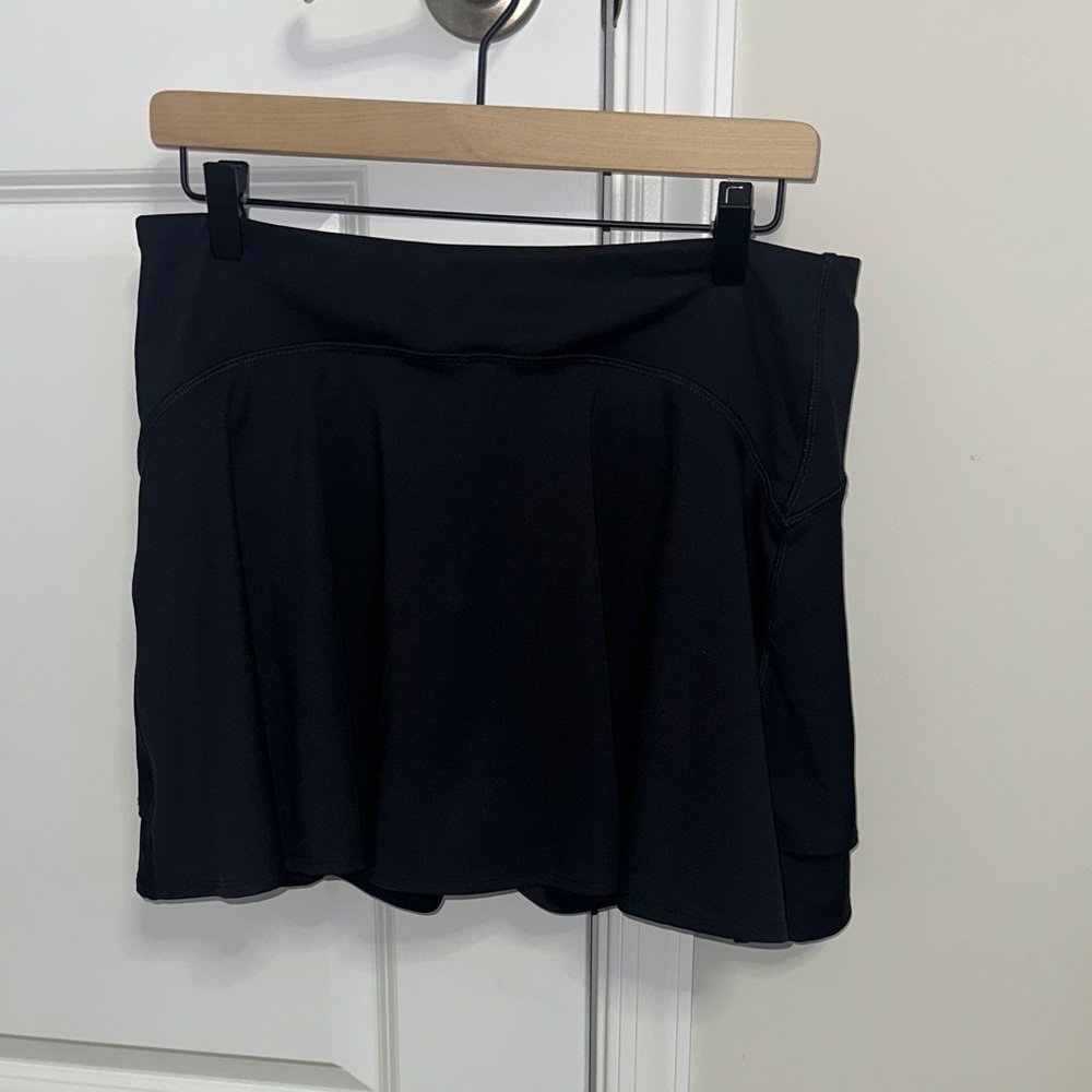 Old Navy Women’s Black Active Skort
